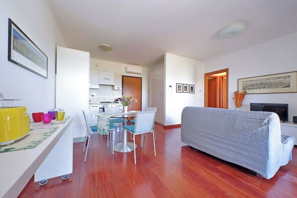 Front of property - Modern Flat with terrace near Eataly (Rome)