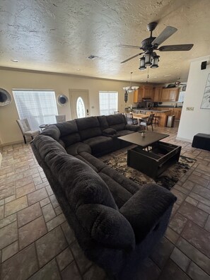 スマートテレビ、暖炉