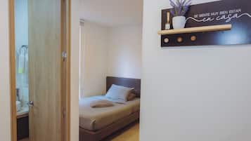 1 slaapkamer, een bureau, gratis wifi, beddengoed