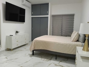 3 habitaciones, tabla de planchar con plancha y wifi gratis 