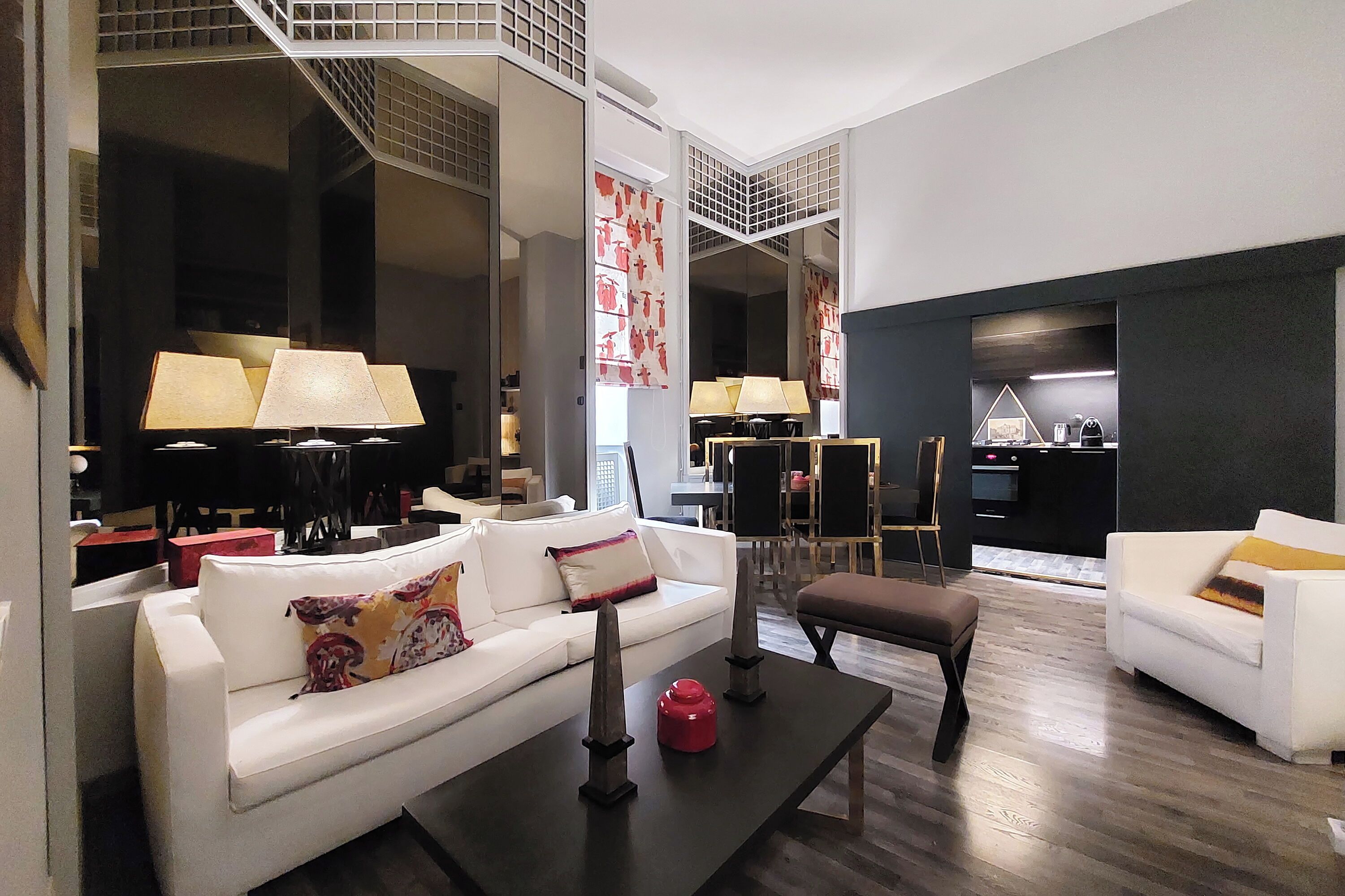 Departamento | Área de sala de estar | Televisión de pantalla plana de 36 pulgadas con canales por cable 