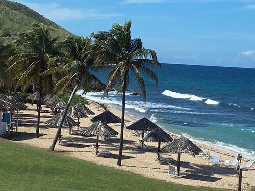 Lovely Gentle Winds 2-bedroom condo!