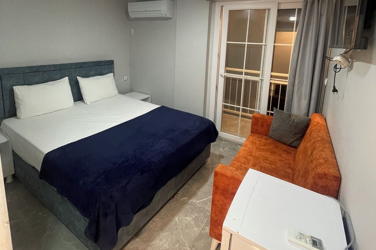 Deluxe Room, Balcony, Sea View | 1 bedroom