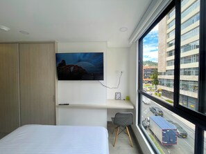 1 habitación, tabla de planchar con plancha, wifi y ropa de cama