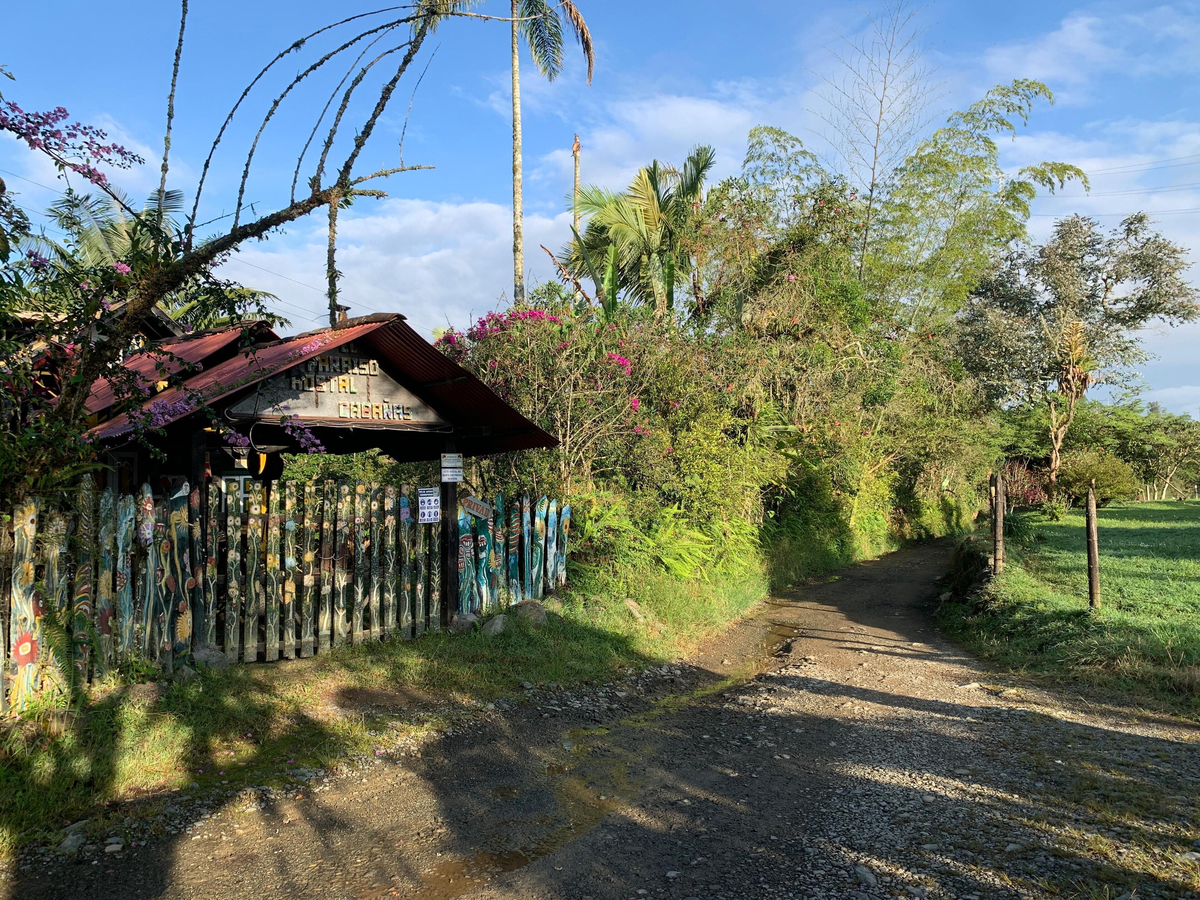 Vista frontal de la propiedad