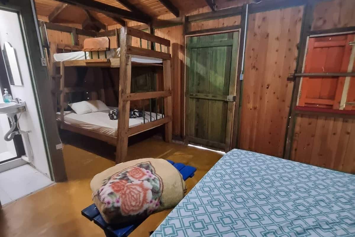 Cabane, balcon, vue jardin