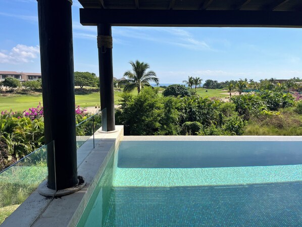 Condo dành cho gia đình, quang cảnh sân golf | Hồ bơi riêng