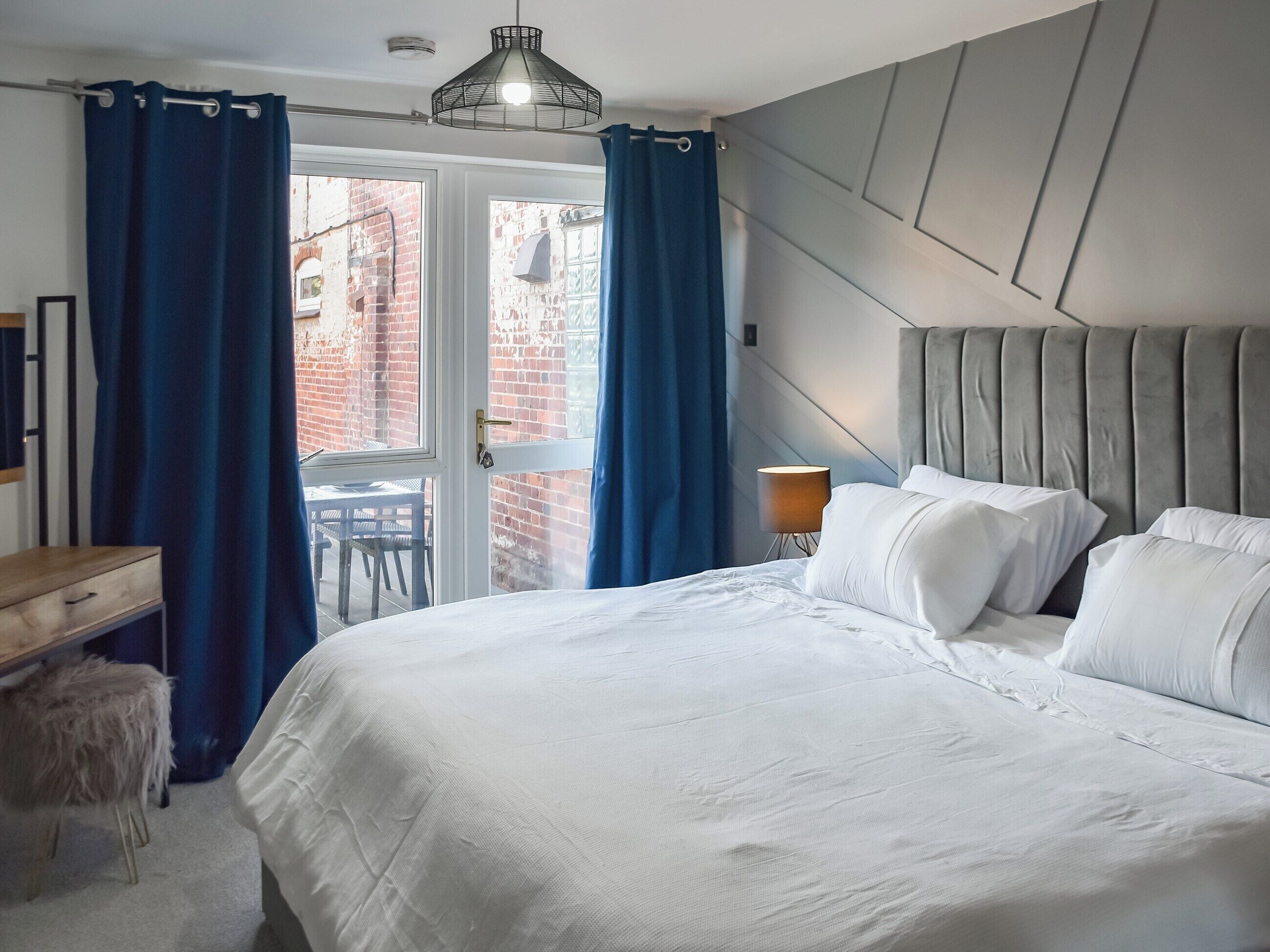 5 bedrooms, free WiFi, bed sheets