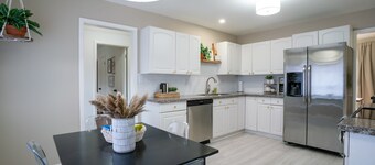 Charming 3-bedroom house, convenient location Overland Park