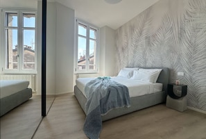 1 bedroom, iron/ironing board, WiFi, bed sheets - Casa Elysium-Quiet/Bright/Centrally Located (Como)