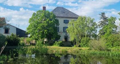 Le Rézinet - Large house 450 m2. Self-catering cottage