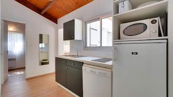 Réfrigérateur, micro-ondes, lave-vaisselle, cafetiÚre/bouilloire