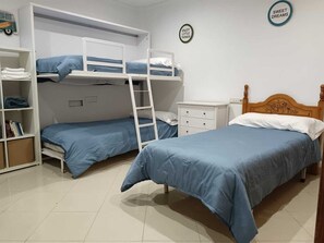 4 habitaciones, tabla de planchar con plancha y wifi gratis 