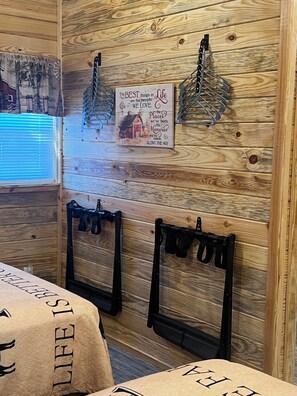 Spa - Cabin Unit 4 of 6 with AC and WiFi in serene Paige (Paige)