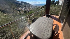 Outdoor dining - Superb sea view apartment with private pool! 5 minutes from the center of Roses. (Roses)