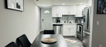 Charming 2-bedroom apartment with AC, WiFi in pleasant Delray Beach