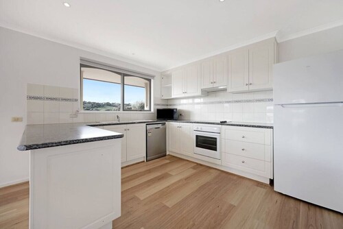 Logans Beach Apartments - Greenviews