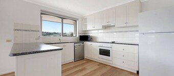 Logans Beach Apartments - Greenviews