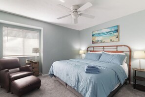 2 bedrooms, WiFi, bed sheets - Modern & Stylish Condo Near UF - Foxmoor (Gainesville)