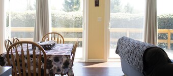 MOHAWK - Dog Lovers Fenced Yard Chalet