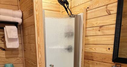 Cabin Unit 5 of 6 with AC and WiFi in serene Paige