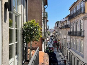 Executive Condo, 2 Twin Beds, City View | Balcony view