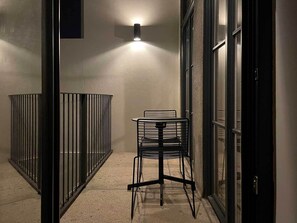 Executive Condo, 2 Single Beds, Garden View | Balcony
