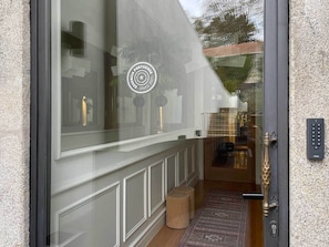 Property entrance - Essência Portuense Studios (Porto)