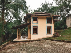 Chalet | Exterior - Chalé acolhedor cercado por natureza | Granja Viana (Carapicuiba)