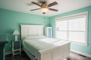 4 chambres, fer et planche à repasser, lit parapluie, Wi-Fi gratuit