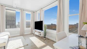 1 bedroom, desk, iron/ironing board, WiFi (free)