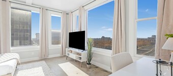 Heart of Downtown; Stylish 1 Bed 1 Bath Sleeps 4