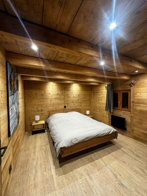 6 chambres, fer et planche à repasser, Wi-Fi, draps fournis