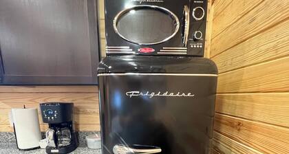 Cabin Unit 6 of 6 with AC and WiFi in lovely Paige