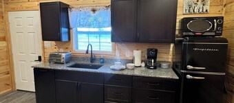 Cabin Unit 6 of 6 with AC and WiFi in lovely Paige