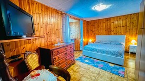 3 bedrooms, free WiFi, bed sheets