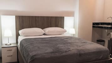 1 chambre, fer et planche Ă  repasser, Wi-Fi, draps fournis