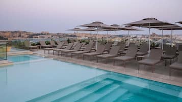 Sisäuima-allas, ulkouima-allas