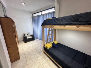 2 bedrooms, desk, iron/ironing board, free WiFi - SUITE 2B CAPACITY UP TO 8 PERSONS (Cuautitlán Izcalli)