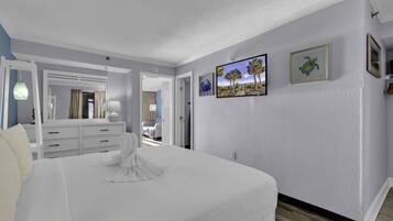 Iron/ironing board, bed sheets