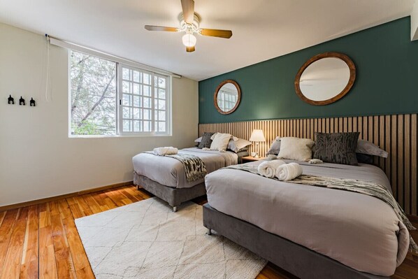 5 bedrooms, desk, iron/ironing board, travel cot