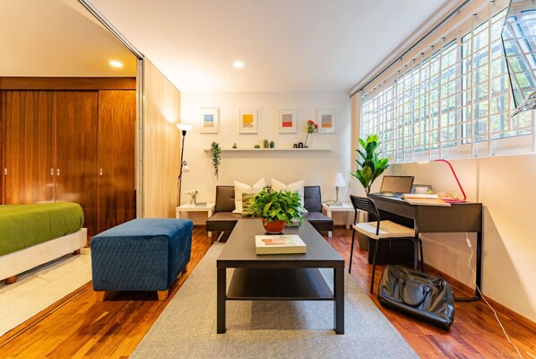 Desk, iron/ironing board, travel cot, WiFi