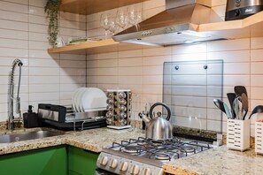 Fridge, microwave, oven, stovetop