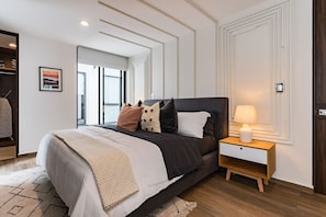 3 bedrooms, desk, iron/ironing board, WiFi