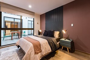 3 bedrooms, desk, iron/ironing board, WiFi
