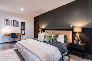 3 habitaciones, escritorio, tabla de planchar con plancha y wifi 