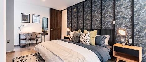 3 Schlafzimmer, Schreibtisch, Bügeleisen/Bügelbrett, WLAN