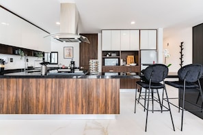 Fridge, microwave, oven, stovetop