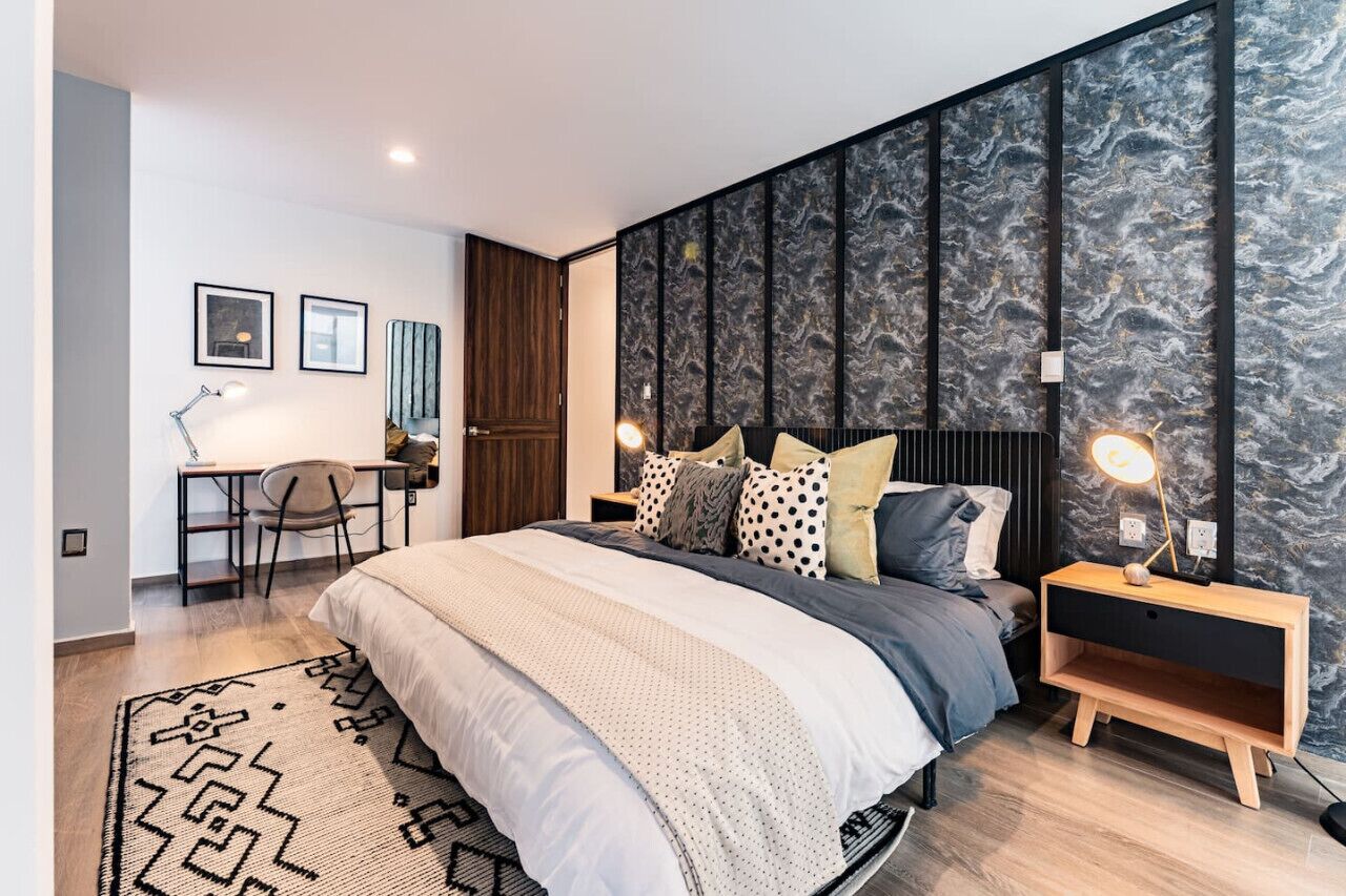 6 Schlafzimmer, Schreibtisch, Bügeleisen/Bügelbrett, WLAN