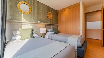 2 bedrooms, iron/ironing board, travel crib, WiFi